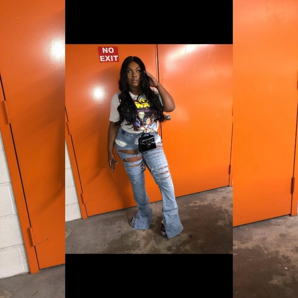 Distressed Jeans - Picture 6 of 8